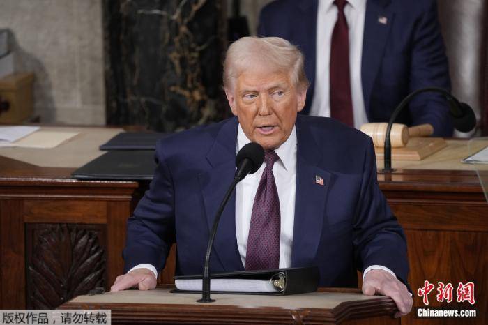 特朗普：美国上个月通过关税赚<strong></p>
<p>虚拟币源码</strong>了250亿美元