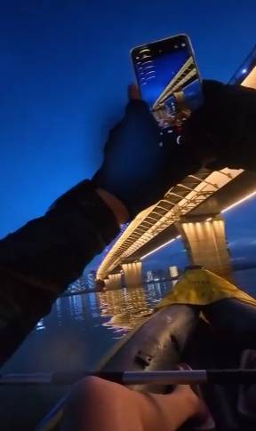 长沙男子突发奇想划船下班<strong></p>
<p>虚拟币源码</strong>，25分钟车程划了3小时，当事人：手累腿麻，不会有下次