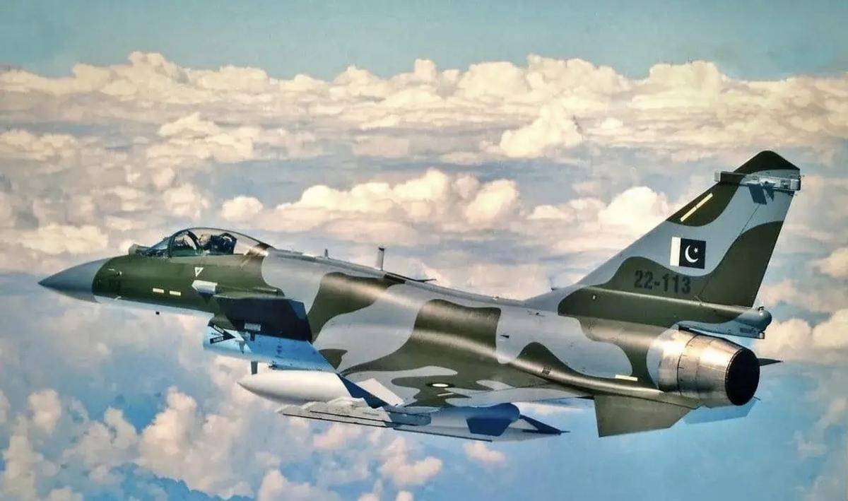 俄军大运刚刚离开<strong></p>
<p>虚拟币论坛</strong>，伊朗军用机场突发爆炸，苏-35比歼-10先到货？