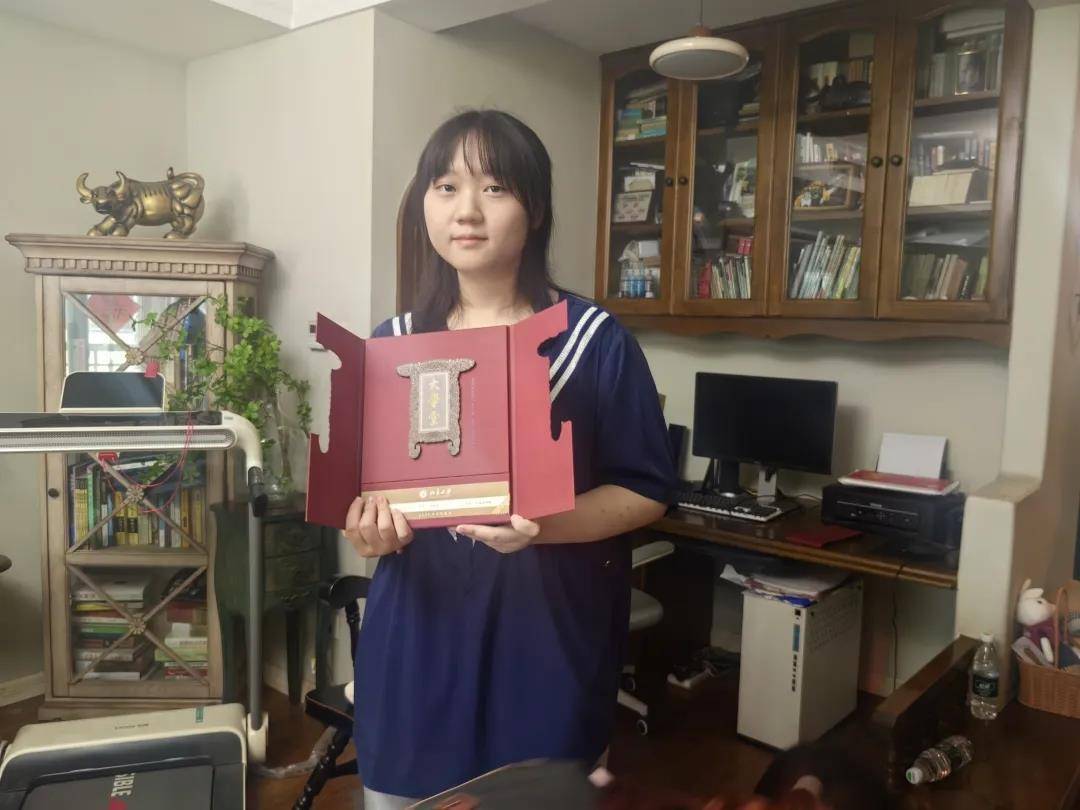 湖北第一个！胡宇秋（女<strong></p>
<p>虚拟币挖币机</strong>，武汉学生）收到北大录取通知书