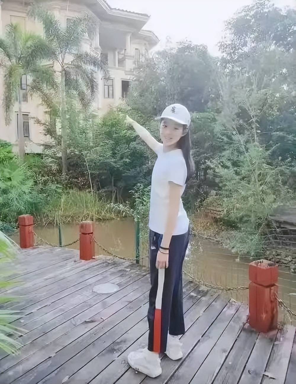 黄杨钿甜父母回应网络争议:“天价耳环”实际100多元<strong></p>
<p>虚拟币挖币机</strong>,别墅不是自家的,只是路过拍照