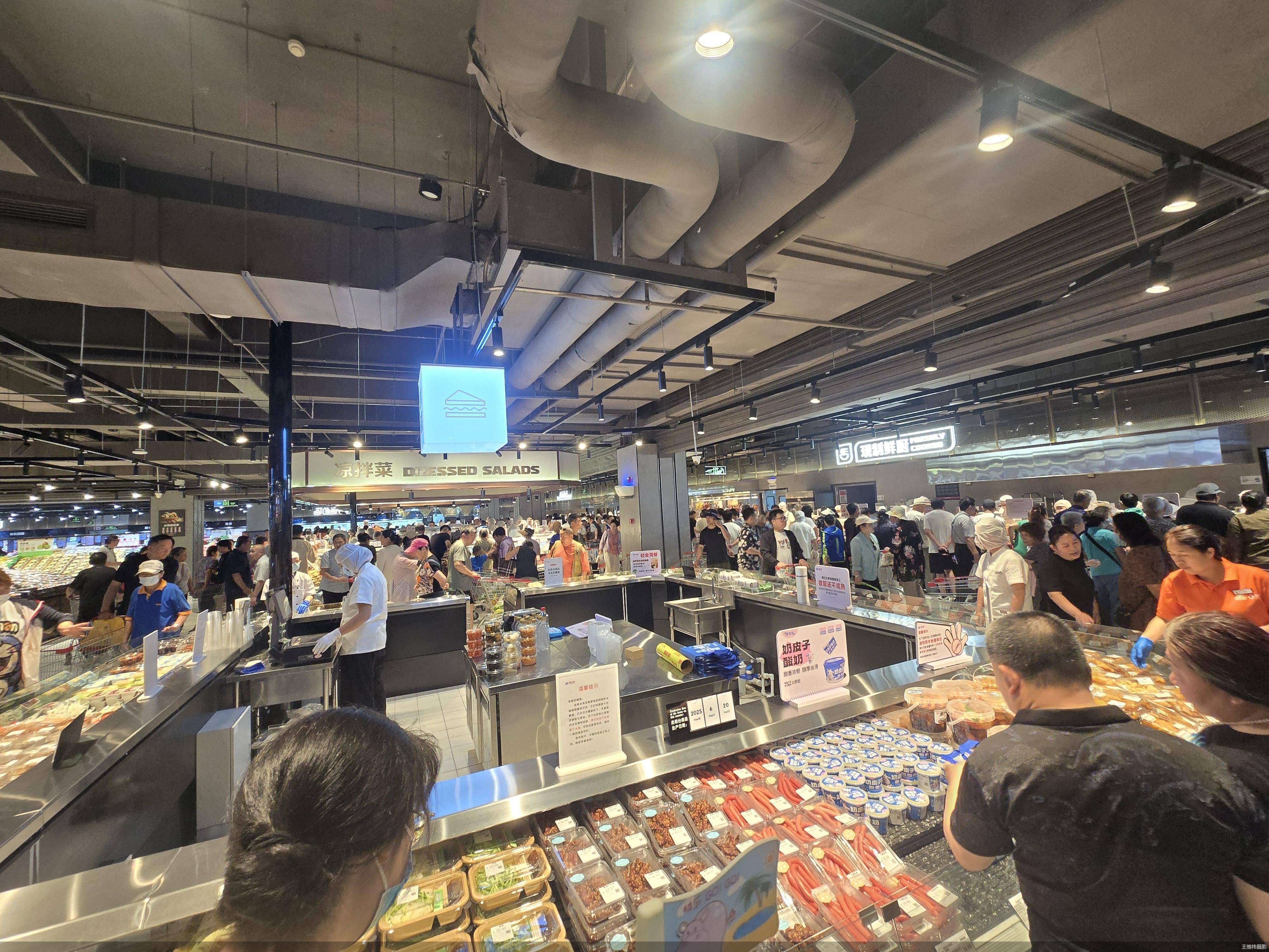 社零总额连续下降<strong></p>
<p>虚拟数字币交易所</strong>,北京消费乏力了? 专家:商品消费、服务消费综合性指标 更全面反映消费市场变化