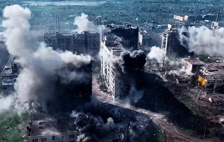 俄军抵达郊区却不攻城<strong></p>
<p>猴币虚拟</strong>，有人发现不对劲：红军城只是一个“诱饵”