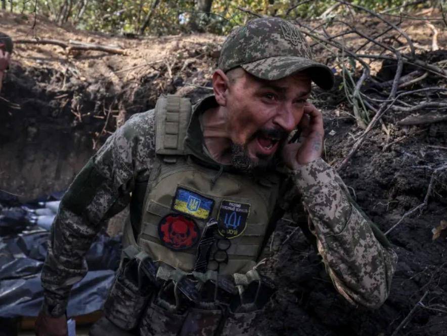 俄军抵达郊区却不攻城<strong></p>
<p>猴币虚拟</strong>，有人发现不对劲：红军城只是一个“诱饵”