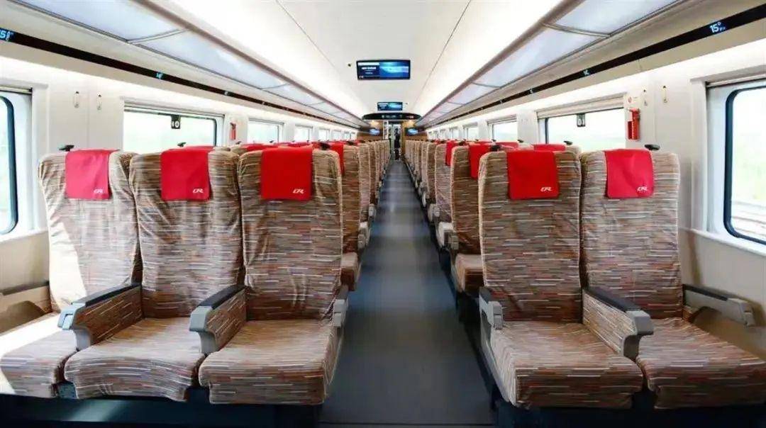 12306:高铁座椅套一般半年换洗一次 商务座靠垫一月更换一次