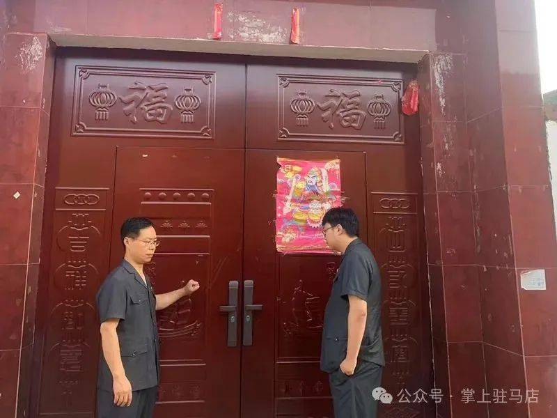 现场画面曝光！河南驻马店出动多名干警<strong></p>
<p>MBI虚拟币</strong>，多人被带走！