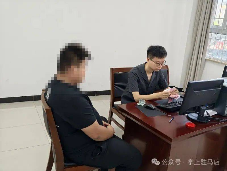 现场画面曝光！河南驻马店出动多名干警<strong></p>
<p>MBI虚拟币</strong>，多人被带走！