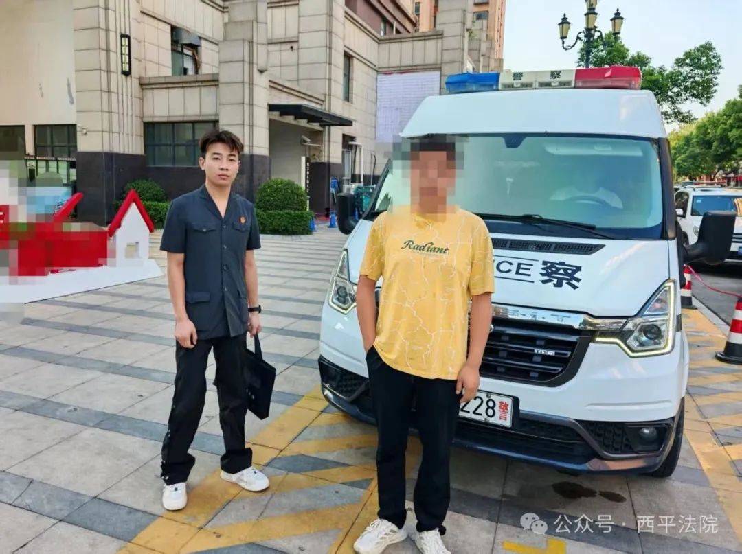 现场画面曝光！河南驻马店出动多名干警<strong></p>
<p>MBI虚拟币</strong>，多人被带走！