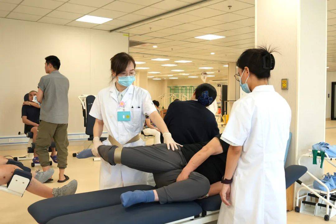 杭州32岁小伙每天打篮球到深夜<strong></p>
<p>百川币虚拟币</strong>，一查“韧带撕裂”！近期多人中招