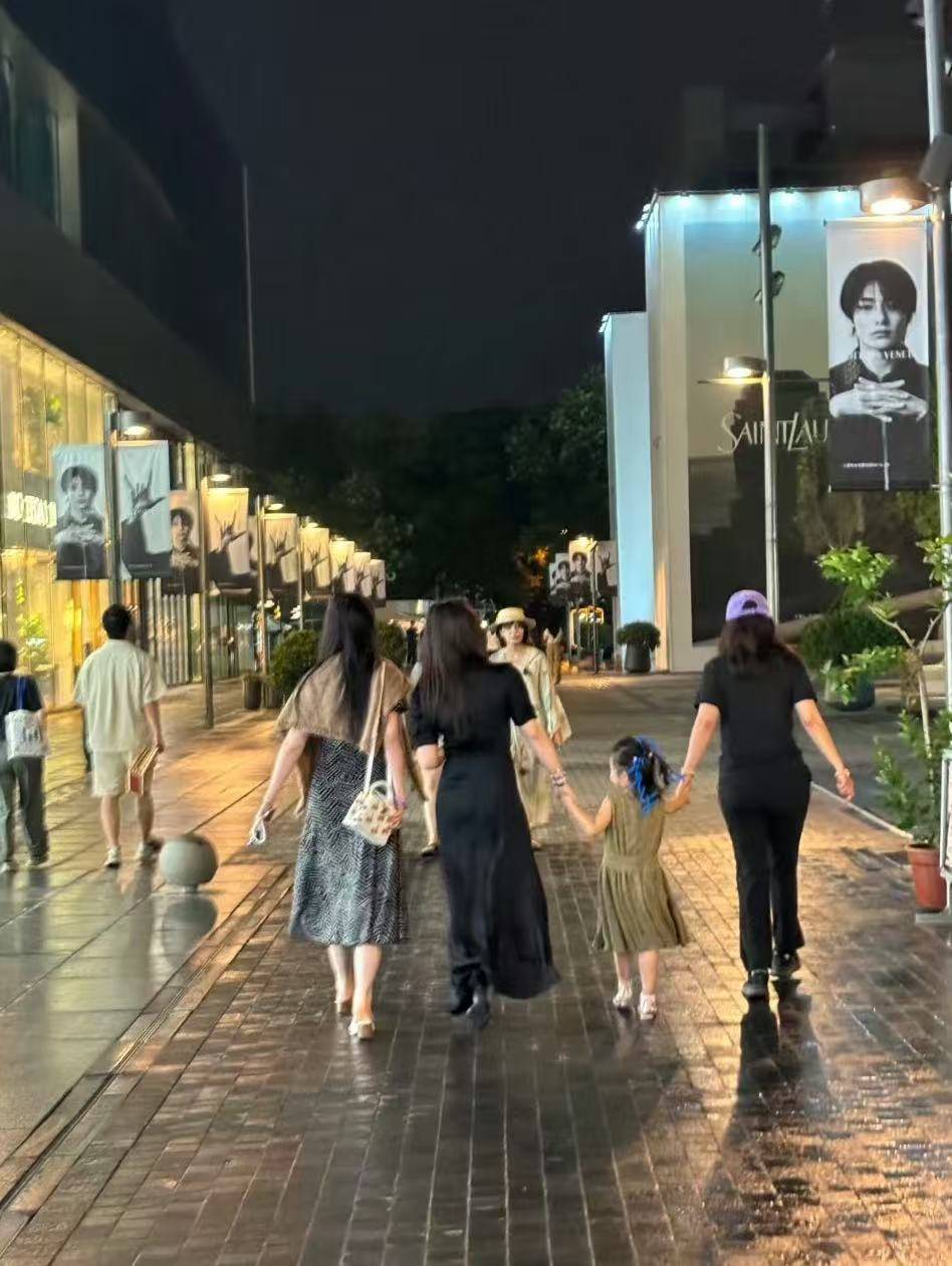 从“白幼瘦”到“气血感”<strong></p>
<p>百川币虚拟币</strong>，审美标准终于“健康”了？