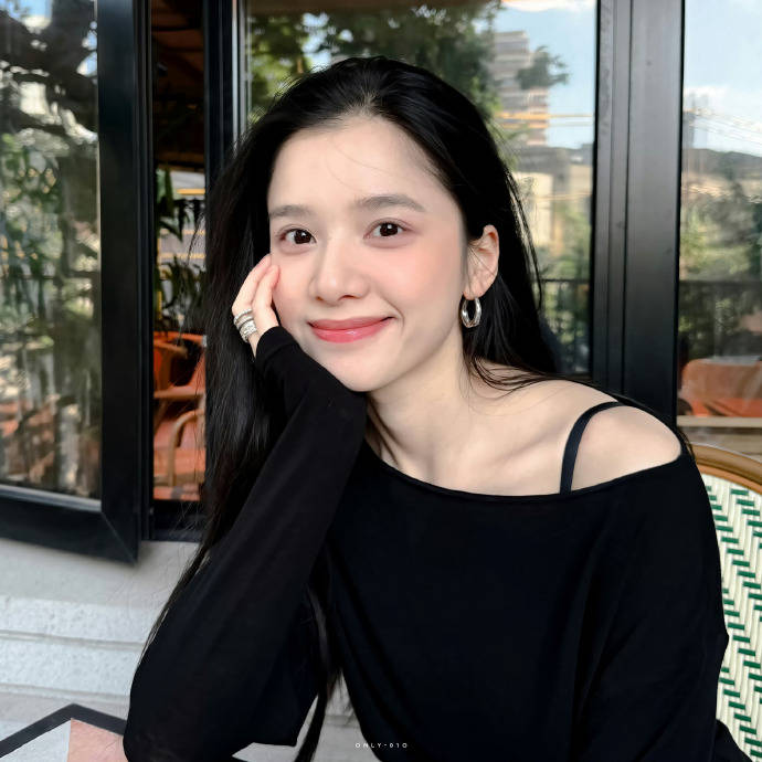 从“白幼瘦”到“气血感”<strong></p>
<p>百川币虚拟币</strong>，审美标准终于“健康”了？