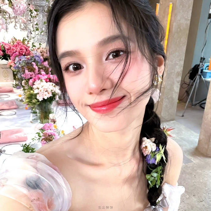 从“白幼瘦”到“气血感”<strong></p>
<p>百川币虚拟币</strong>，审美标准终于“健康”了？