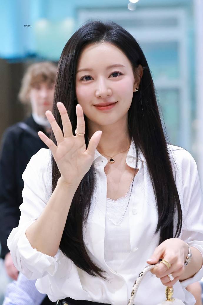 从“白幼瘦”到“气血感”<strong></p>
<p>百川币虚拟币</strong>，审美标准终于“健康”了？