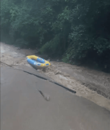 大峡谷漂流突降大雨<strong></p>
<p>百川币虚拟币</strong>,24岁女游客落水失联!亲属:仍在搜寻中