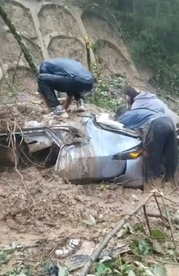 痛心消息传来<strong></p>
<p>虚拟币赚钱么</strong>！女老师和女儿不幸遇难