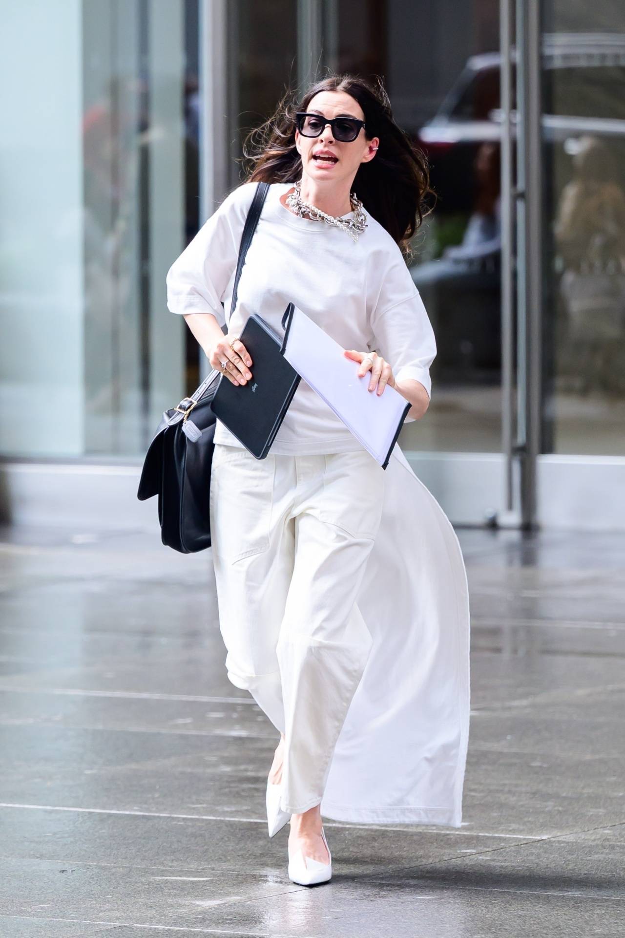 《穿PRADA的女王2》审美降级<strong></p>
<p>虚拟币赚钱么</strong>，顶级时装穿成H&amp;M？