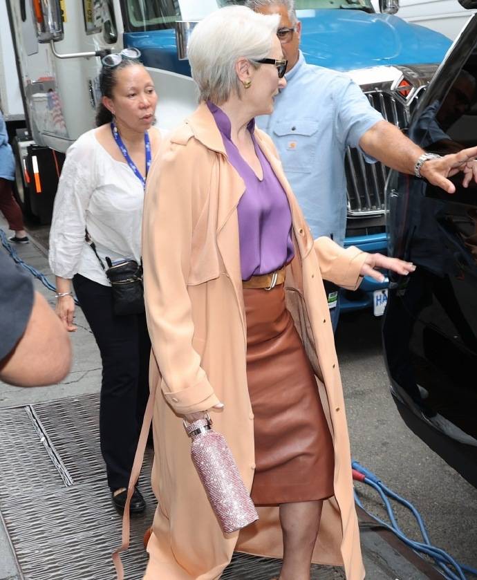 《穿PRADA的女王2》审美降级<strong></p>
<p>虚拟币赚钱么</strong>，顶级时装穿成H&amp;M？