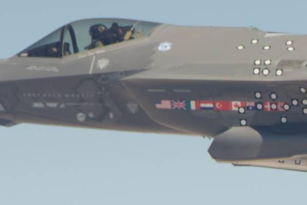 买不到F-35<strong></p>
<p>日本</strong>,不愿意买枭龙,不敢买歼-10,土耳其只能买台风了?