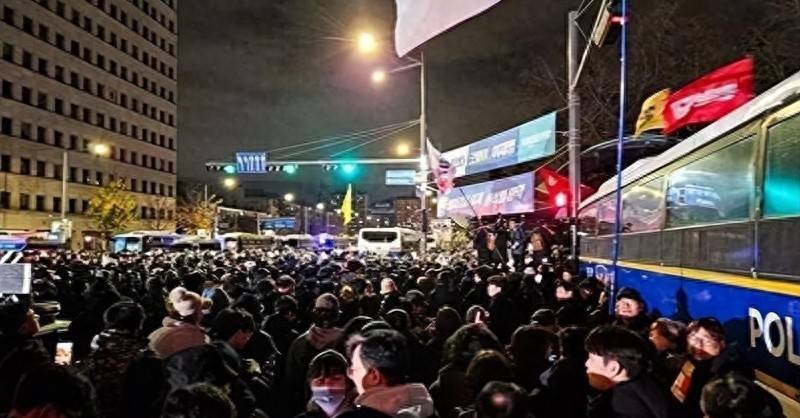 中国驻韩大使馆遭到袭击<strong></p>
<p>日本</strong>，韩国警方对此视而不见，李在明为何选择保持“沉默”？