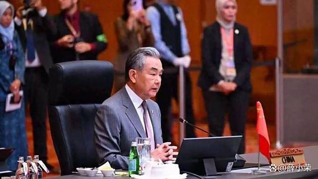 拒绝中方邀请后<strong></p>
<p>日本</strong>，韩外长深夜致电北京，王毅三句话点破韩方小心思