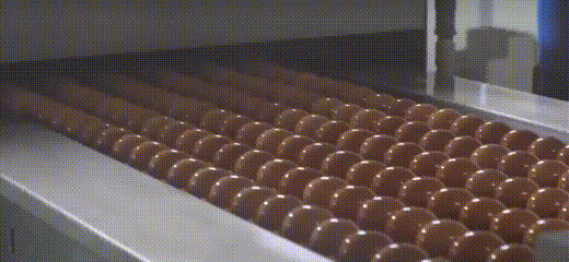 粘着鸡毛鸡屎的土鸡蛋<strong></p>
<p>日本</strong>,要先洗干净再放冰箱吗?