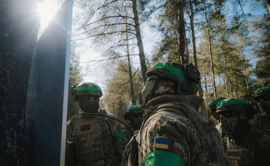 俄军尖兵攻入红军城市中心<strong></p>
<p>虚拟币Steam</strong>，40%街区展开巷战，数万乌军和西方军人被困