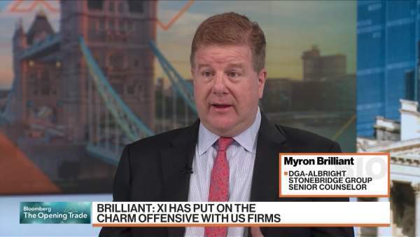 美经济学家:特朗普正与全球经济玩“俄罗斯轮盘赌”