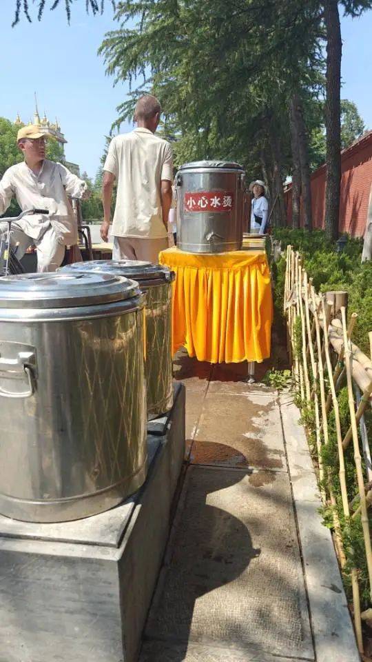 实探印乐任20年方丈的白马寺：基本无商业元素<strong></p>
<p>虚拟币Steam</strong>，每天免费供应60余桶水，游客在茶舍大排长龙