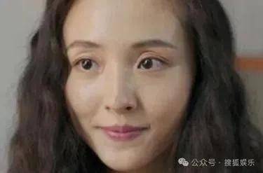 离婚三年又被拍到亲密逛超市<strong></p>
<p>电线</strong>，他俩这是纯带娃还是真复合了？