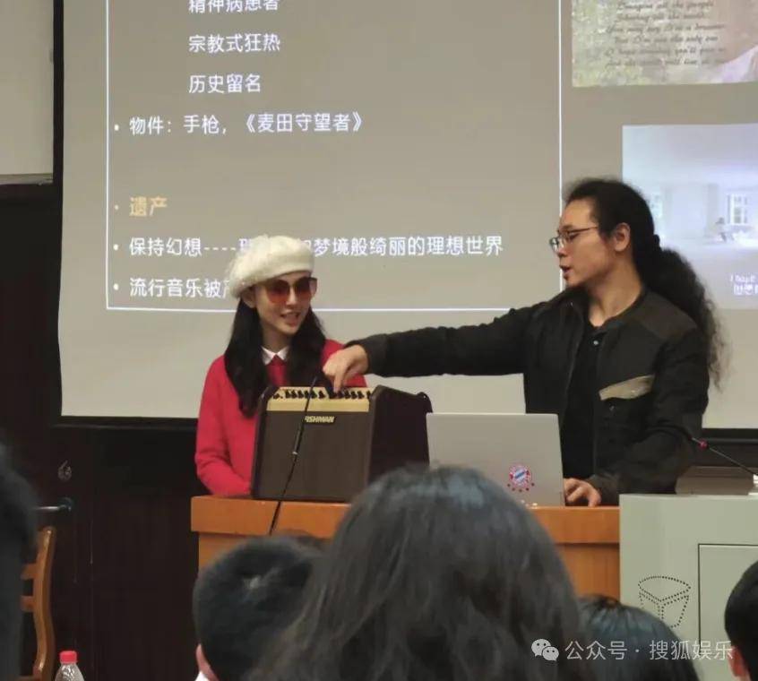 离婚三年又被拍到亲密逛超市<strong></p>
<p>电线</strong>，他俩这是纯带娃还是真复合了？