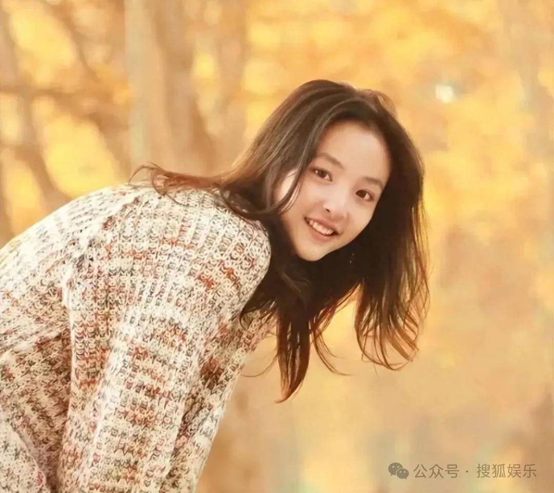 离婚三年又被拍到亲密逛超市<strong></p>
<p>电线</strong>，他俩这是纯带娃还是真复合了？