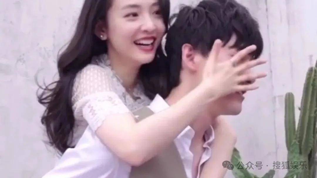 离婚三年又被拍到亲密逛超市<strong></p>
<p>电线</strong>，他俩这是纯带娃还是真复合了？