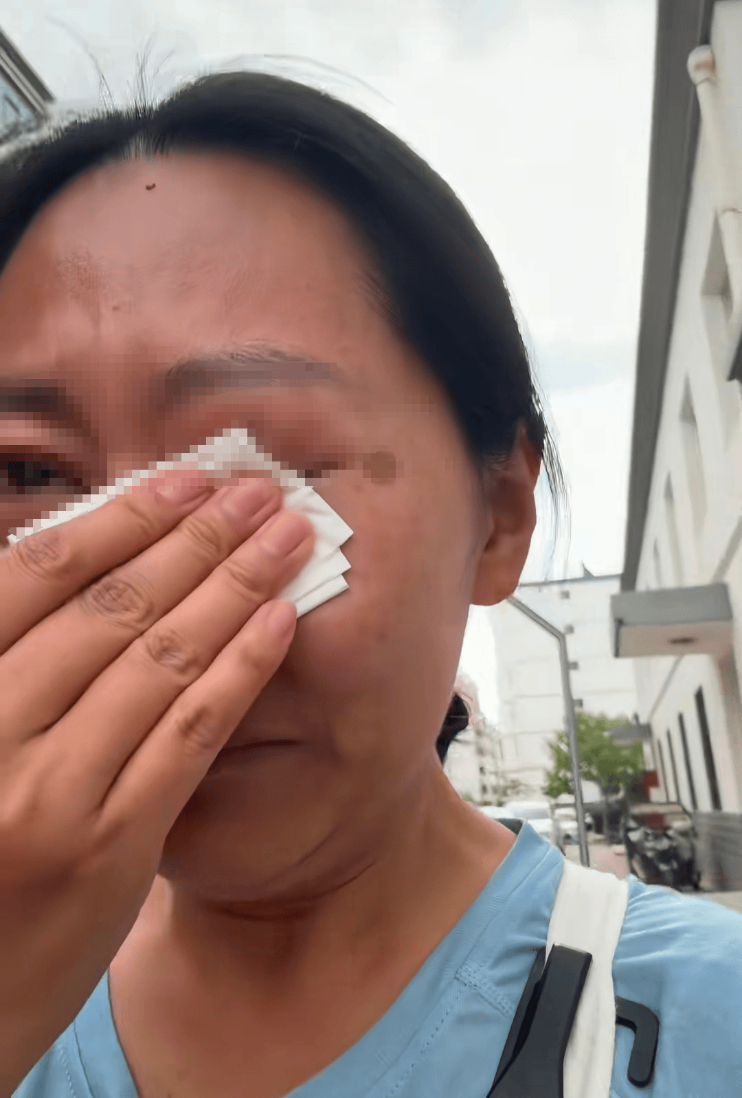 “不是你干的<strong></p>
<p>迪士尼</strong>,你扶啥?”女子称扶老人后反被诬陷,维权近3月却等到“阴阳”道歉信