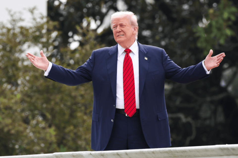 梅德韦杰夫警告北约<strong></p>
<p>迪士尼</strong>，俄将取消核武器的自我限制