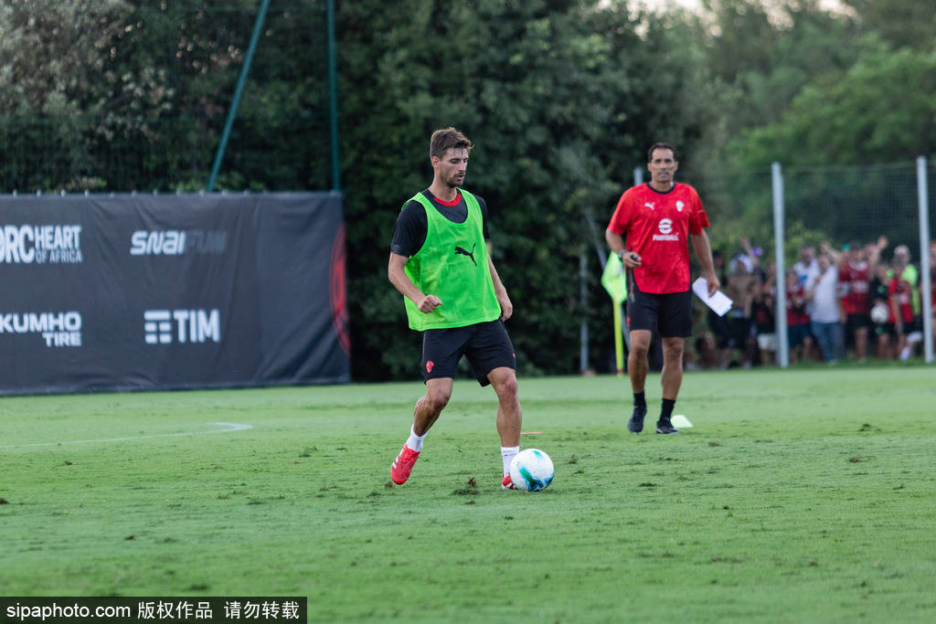 米兰对佳夫的转会估值飙升至4000万<strong></p>
<p>迪士尼</strong>,阿莱格里绝不放人!