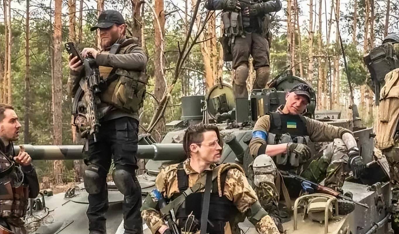 乌军总司令称库尔斯克战役大捷<strong></p>
<p>单休</strong>，击毙4000朝鲜士兵；俄方反驳：全靠雇佣兵撑场子