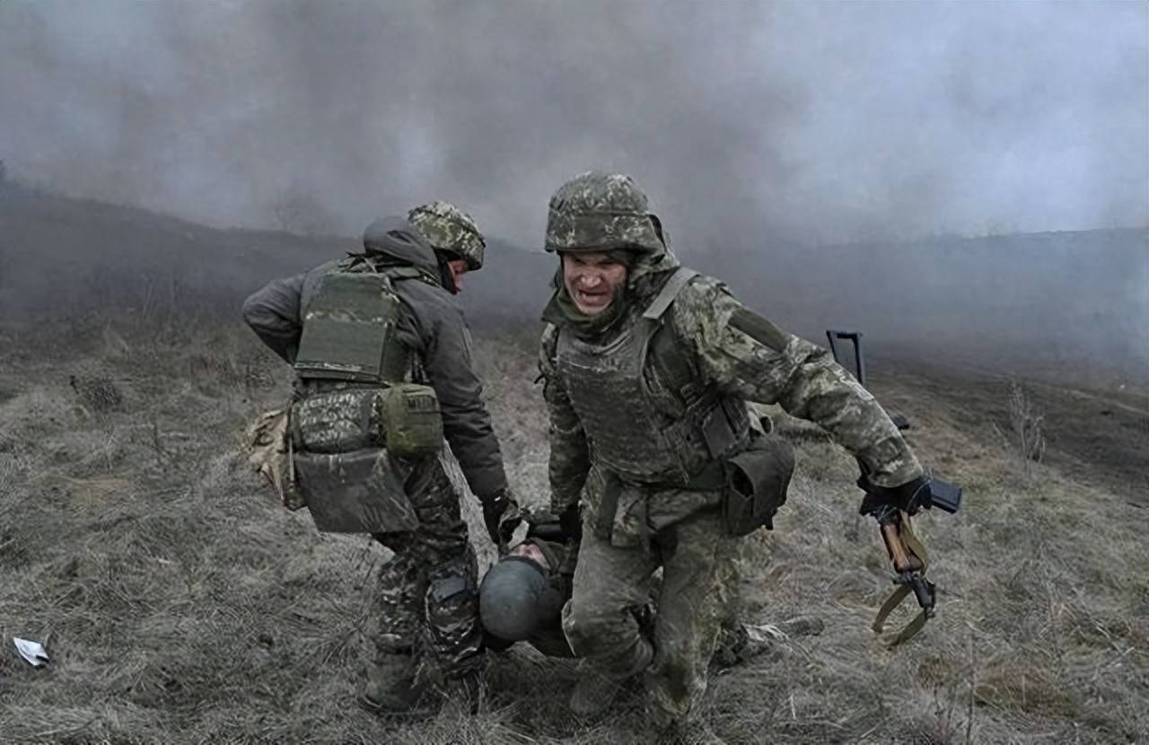 决战打响<strong></p>
<p>单休</strong>，乌克兰被爆逃兵40万，泽连斯基豪赌失败，大结局来了？