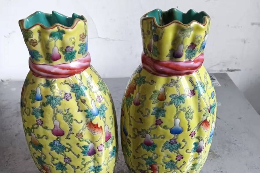 震惊！上海年轻男子和大爷结成“忘年交”<strong></p>
<p>单休</strong>，谁料对方竟在背后...200余万积蓄被掏空！