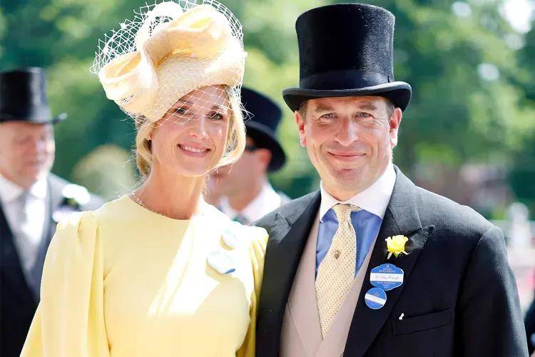 45岁离异带娃女护士嫁英国王室<strong></p>
<p>单休</strong>，比短剧更精彩！