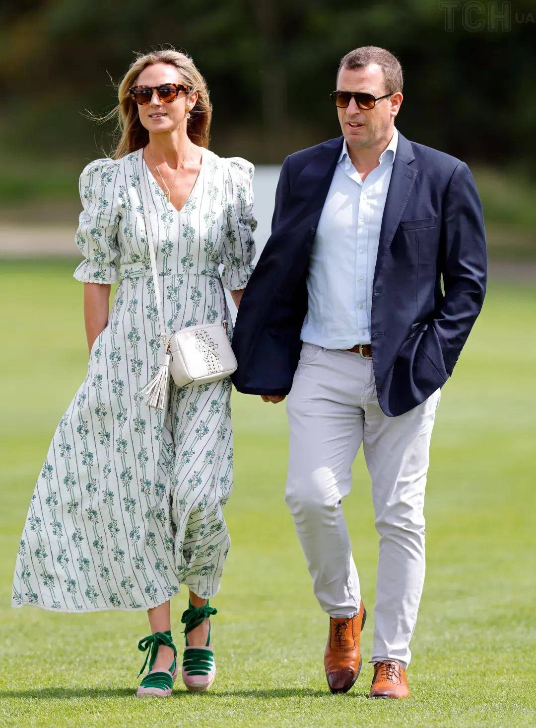 45岁离异带娃女护士嫁英国王室<strong></p>
<p>单休</strong>，比短剧更精彩！