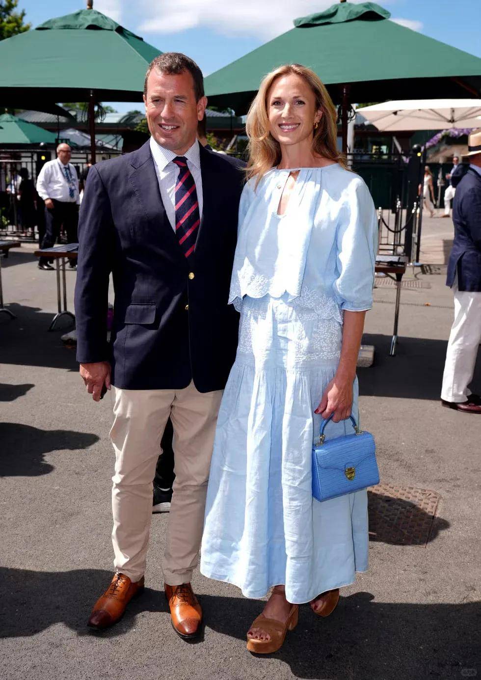 45岁离异带娃女护士嫁英国王室<strong></p>
<p>单休</strong>，比短剧更精彩！