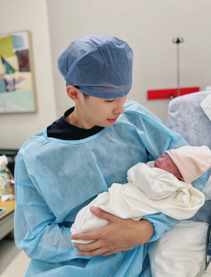 恭喜<strong></p>
<p>中国石化股票</strong>！邹阳晒照升级当爸爸 妻子是前央视主持人