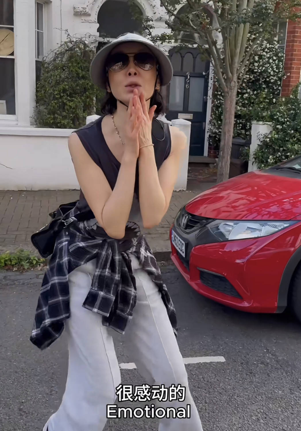 60岁张曼玉突然营业<strong></p>
<p>中国石化股票</strong>,穿79元T恤配10万珠宝,生活如此鲜活松弛!