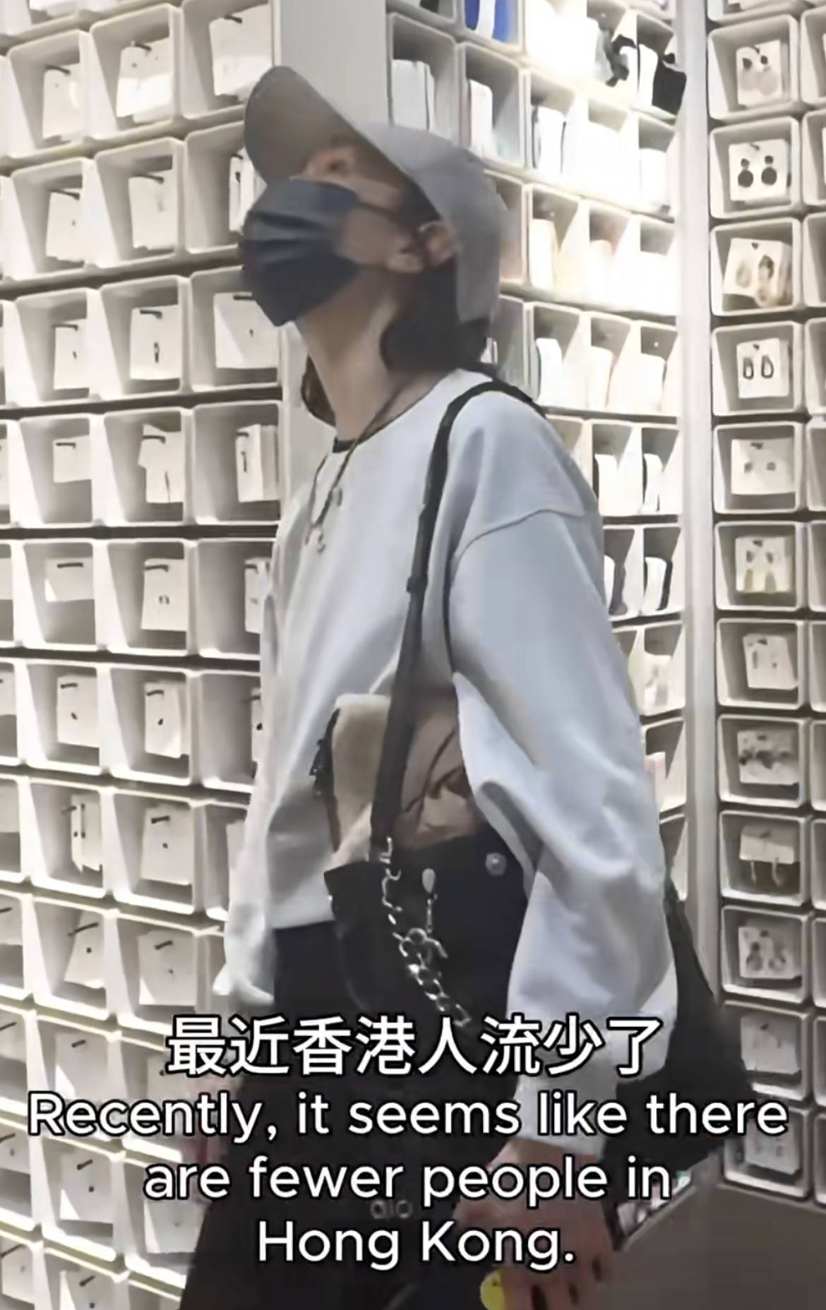 60岁张曼玉突然营业<strong></p>
<p>中国石化股票</strong>,穿79元T恤配10万珠宝,生活如此鲜活松弛!