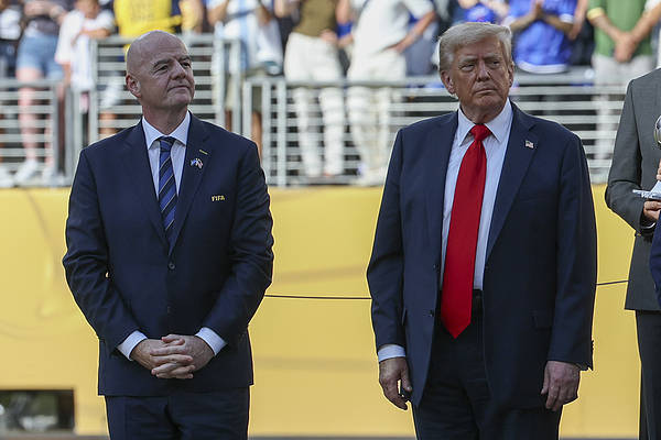 真急了<strong></p>
<p>葫芦娃股票</strong>，瑞士联邦主席：不反对费德勒和因凡蒂诺出面，劝特朗普降低关税