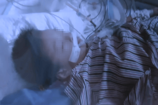 卧室门打不开<strong></p>
<p>葫芦娃股票</strong>，爸爸接了通电话，撬门后发现4岁半儿子从22楼坠落，蜷缩在一楼绿化带……