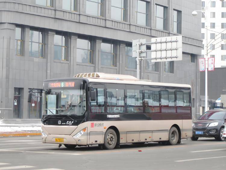 “早中晚高峰禁止老年人免费乘车”<strong></p>
<p>葫芦娃股票</strong>，为何公布三天就取消？