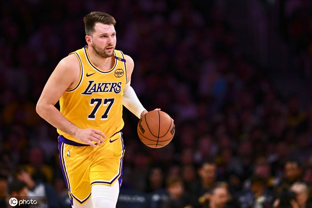 Shams:爆料东契奇交易时手抖得厉害 手机消息炸<strong></p>
<p>利亚德股票</strong>了