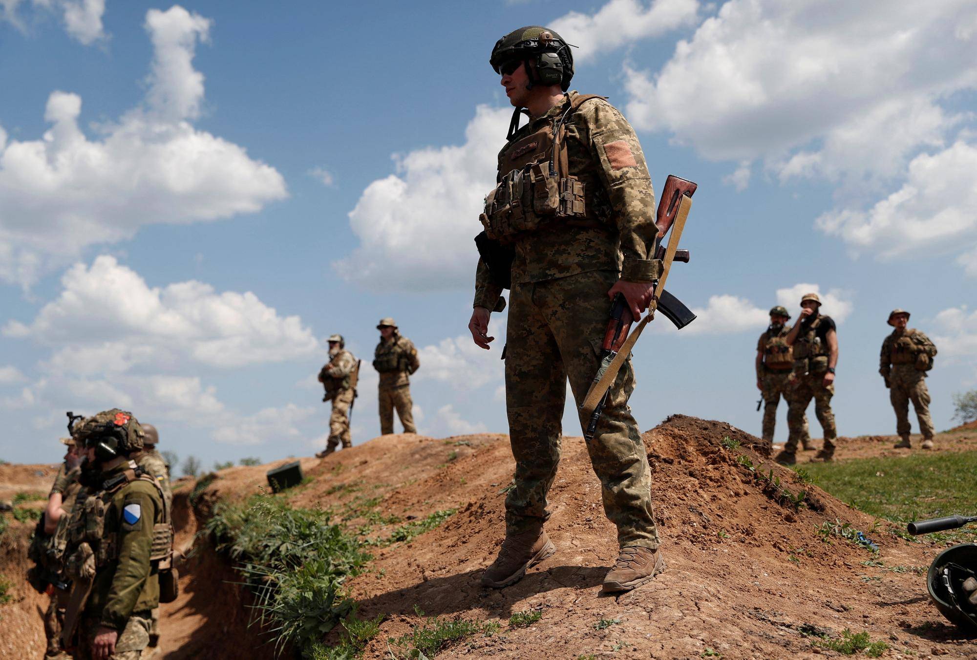 泽连斯基遭遇重击！乌克兰战争损失172万人<strong></p>
<p>上海莱士股票</strong>，基辅被揭老底，前线无人可用