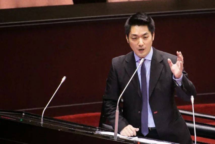 蒋万安人还没来大陆<strong></p>
<p>上海莱士股票</strong>，台当局发声威胁：不准参加阅兵！我国防部已表态，一番话斩钉截铁